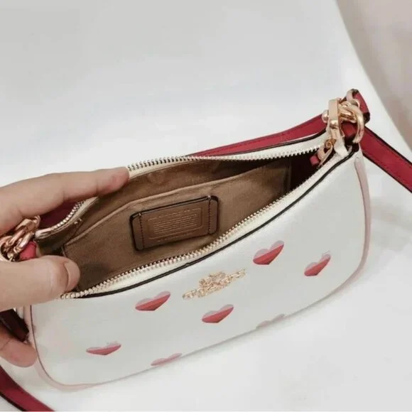 Coach Teri Shoulder Bag With Stripe Heart Print CA251